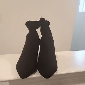 Black booty boots stretchy ankle size 10 gently used